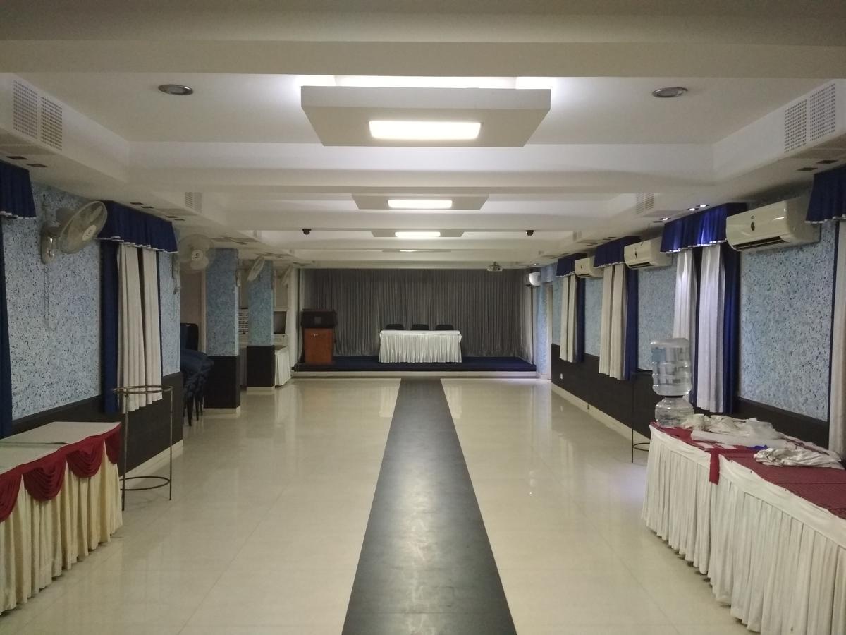 Hotel Rukmini Alwaye Exterior foto