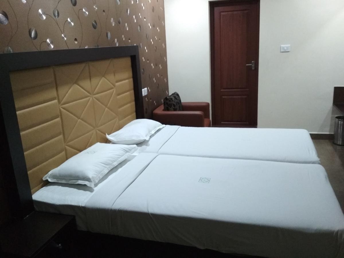Hotel Rukmini Alwaye Exterior foto