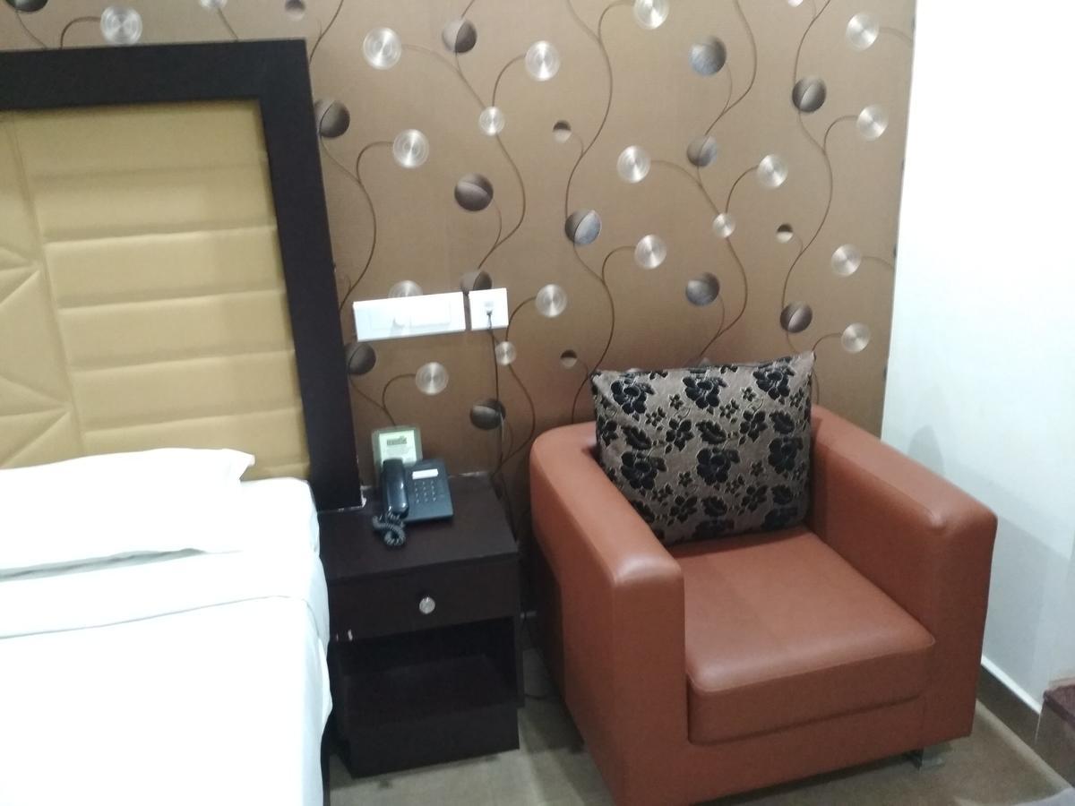 Hotel Rukmini Alwaye Exterior foto