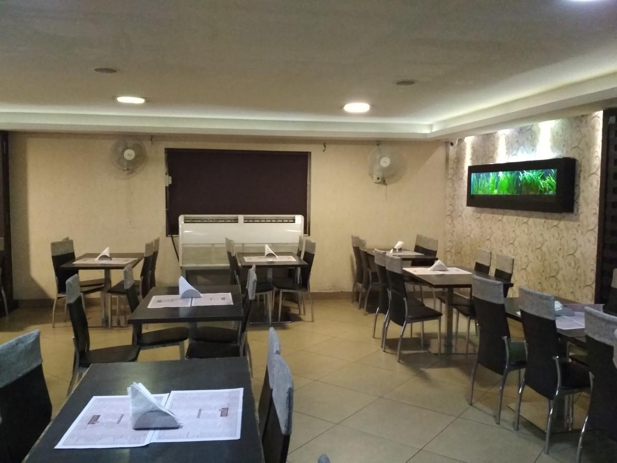 Hotel Rukmini Alwaye Exterior foto