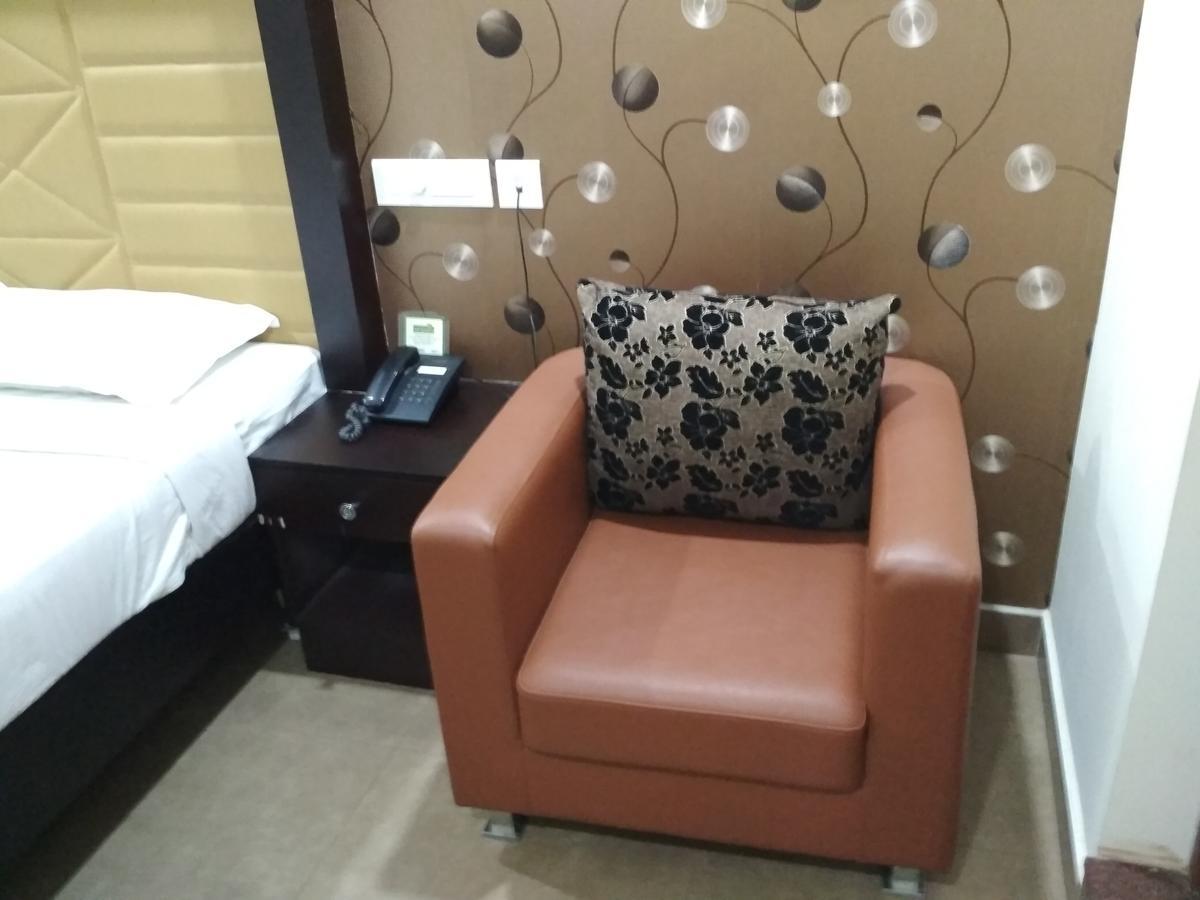 Hotel Rukmini Alwaye Exterior foto
